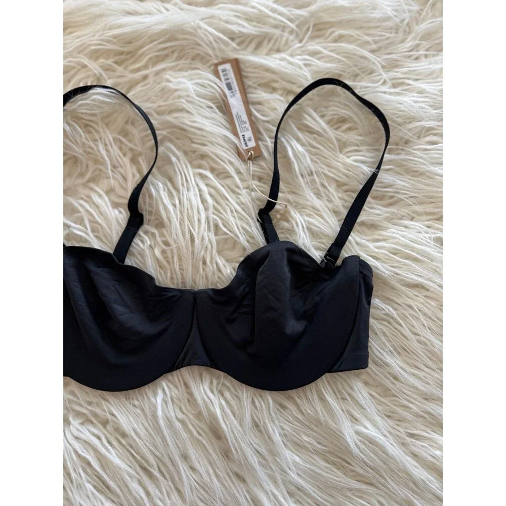 Skims Smoothing Intimates Strapless Bra Onyx Size 32B